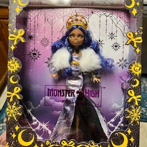 Monster High Doll Howliday Winter Edition 2023 Clawdeen wolf